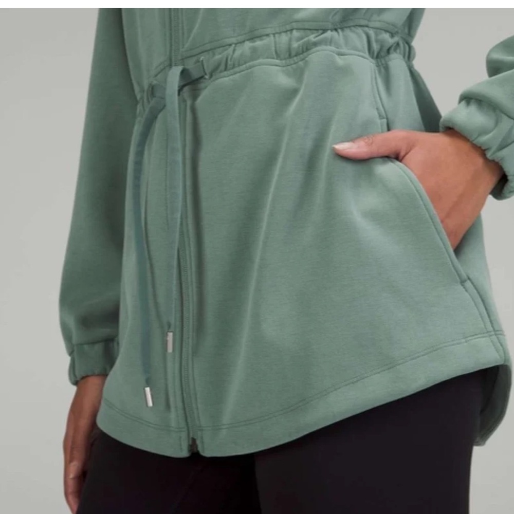 EUC Lululemon Cinch-Waist Softstreme Jacket in Tidewater Teal - Picture 4 of 8